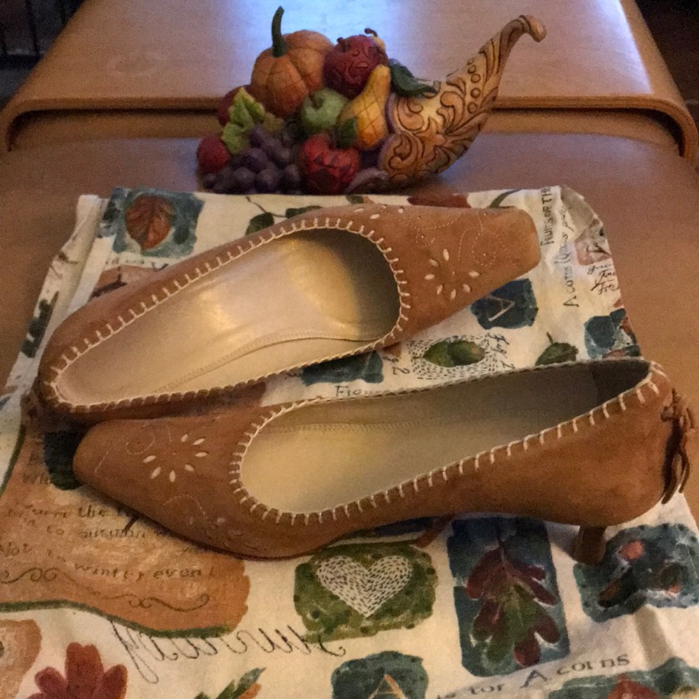 Talbots Mustard suede pumps made in Italy